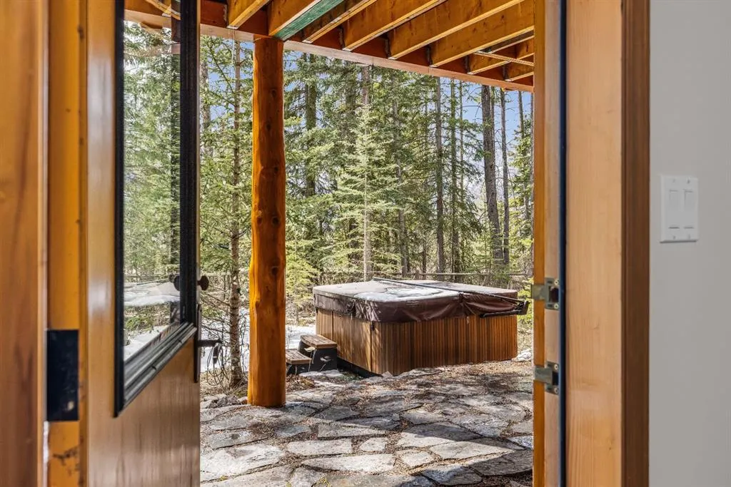 109 Silvertip Ridge