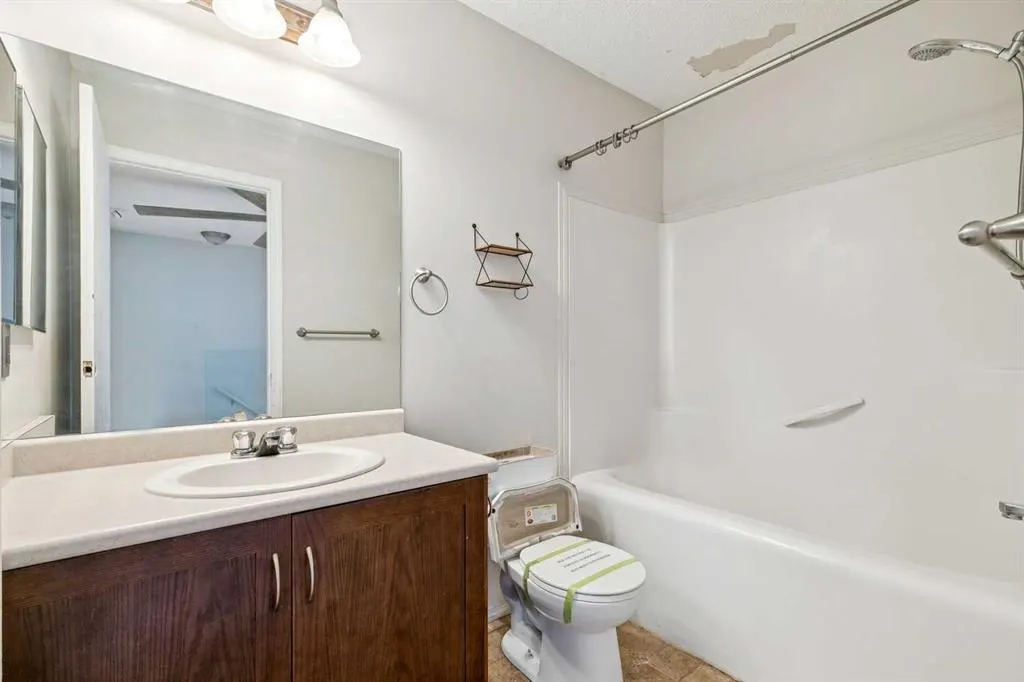 76 Elgin Gardens SE