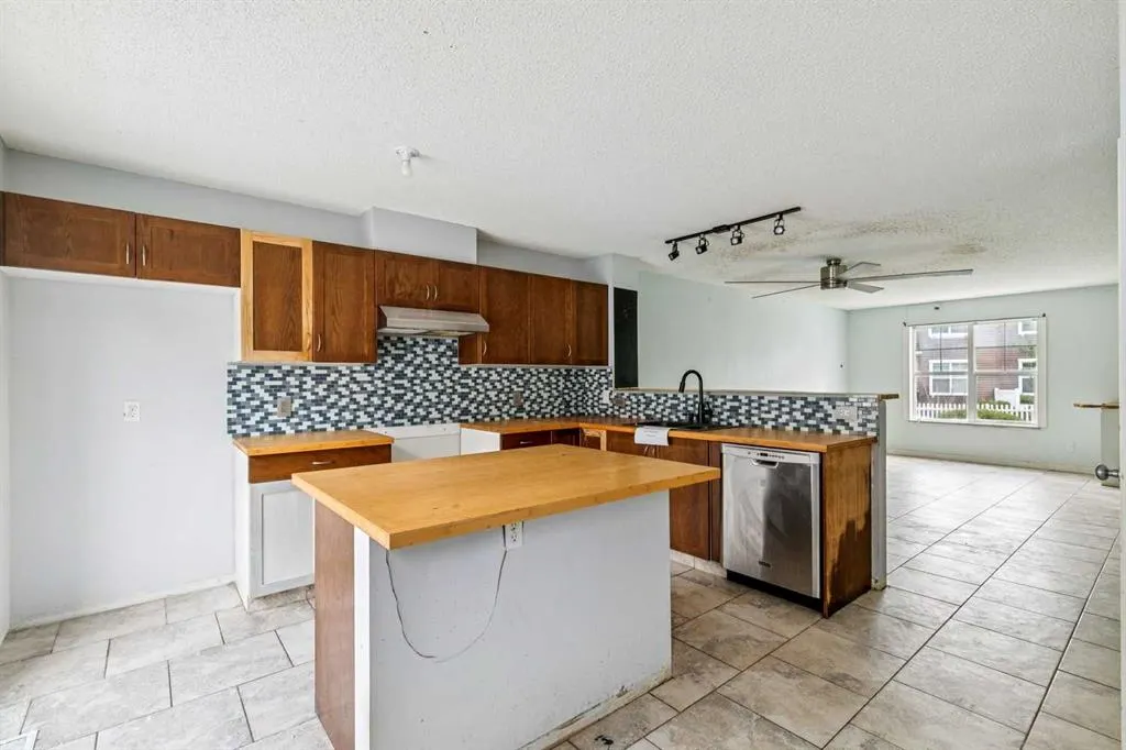 76 Elgin Gardens SE