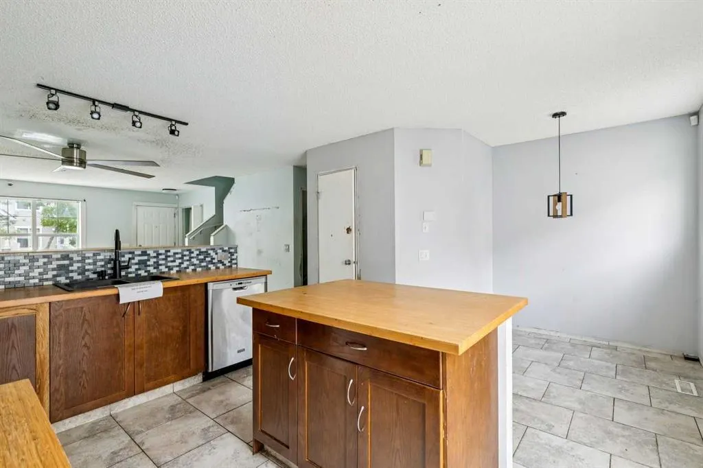 76 Elgin Gardens SE