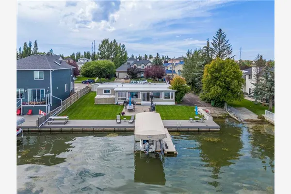 828 West Chestermere