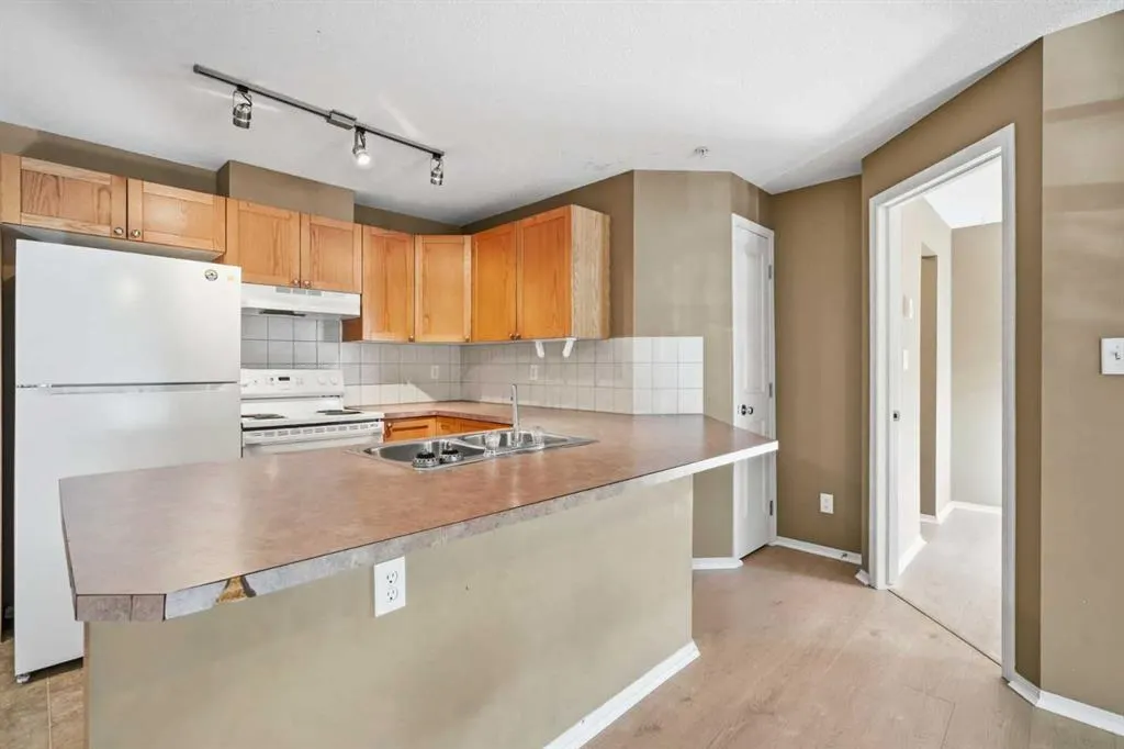 186 Kananskis Way #112
