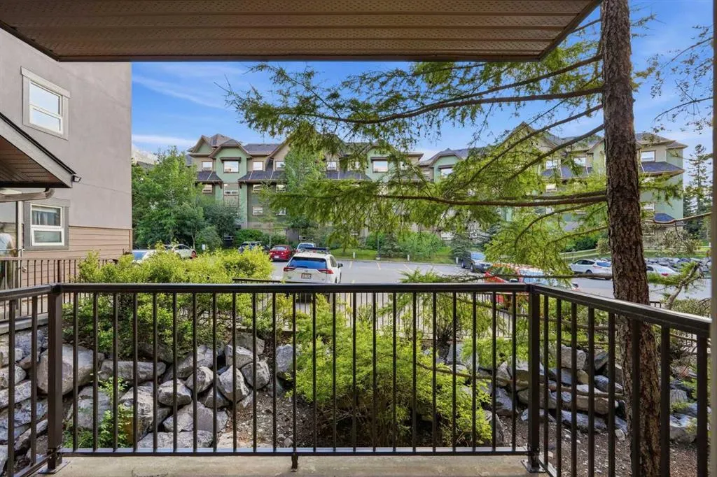186 Kananskis Way #112