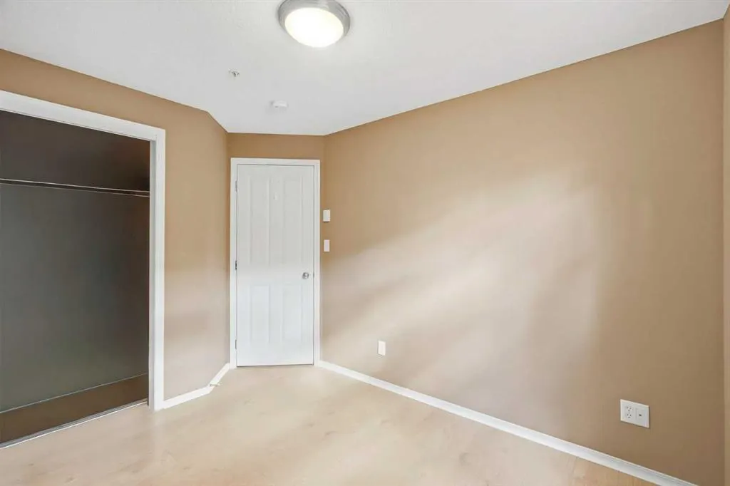 186 Kananskis Way #112