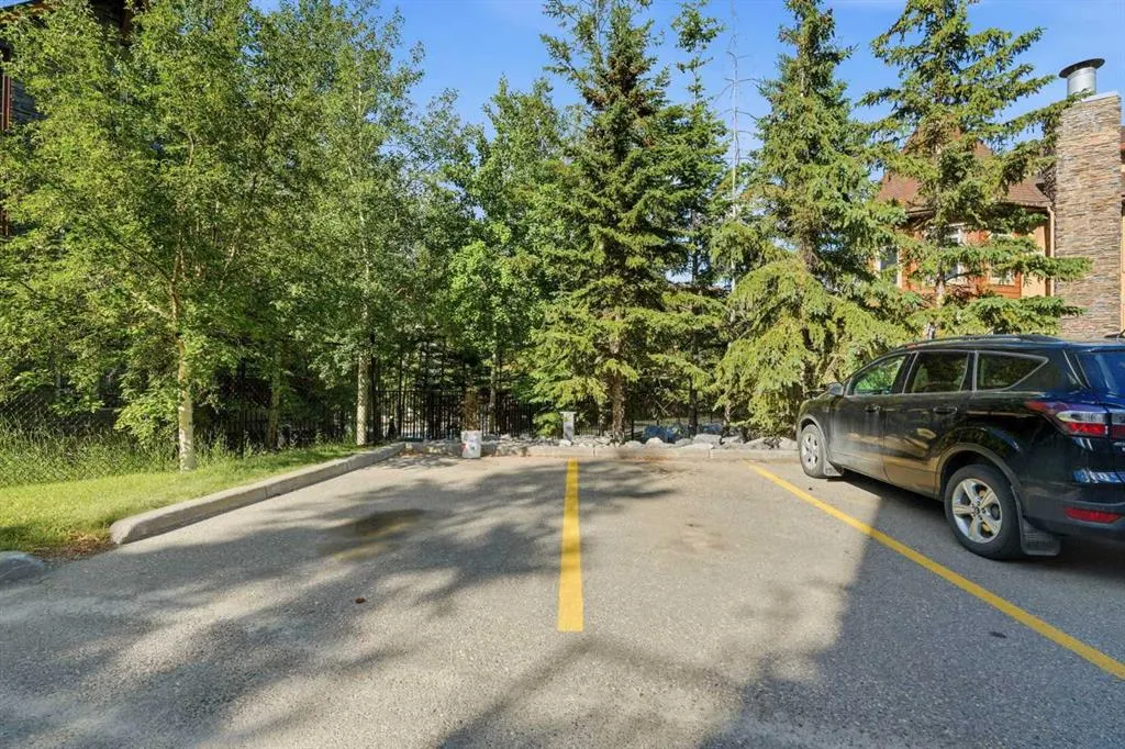 186 Kananskis Way #112