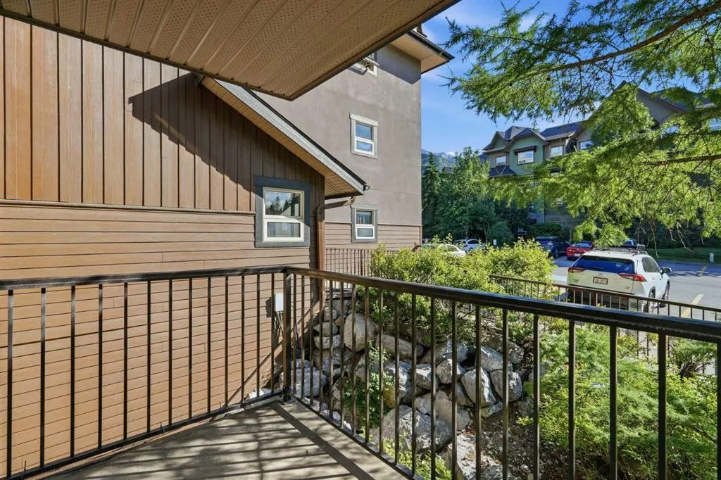 186 Kananskis Way #112