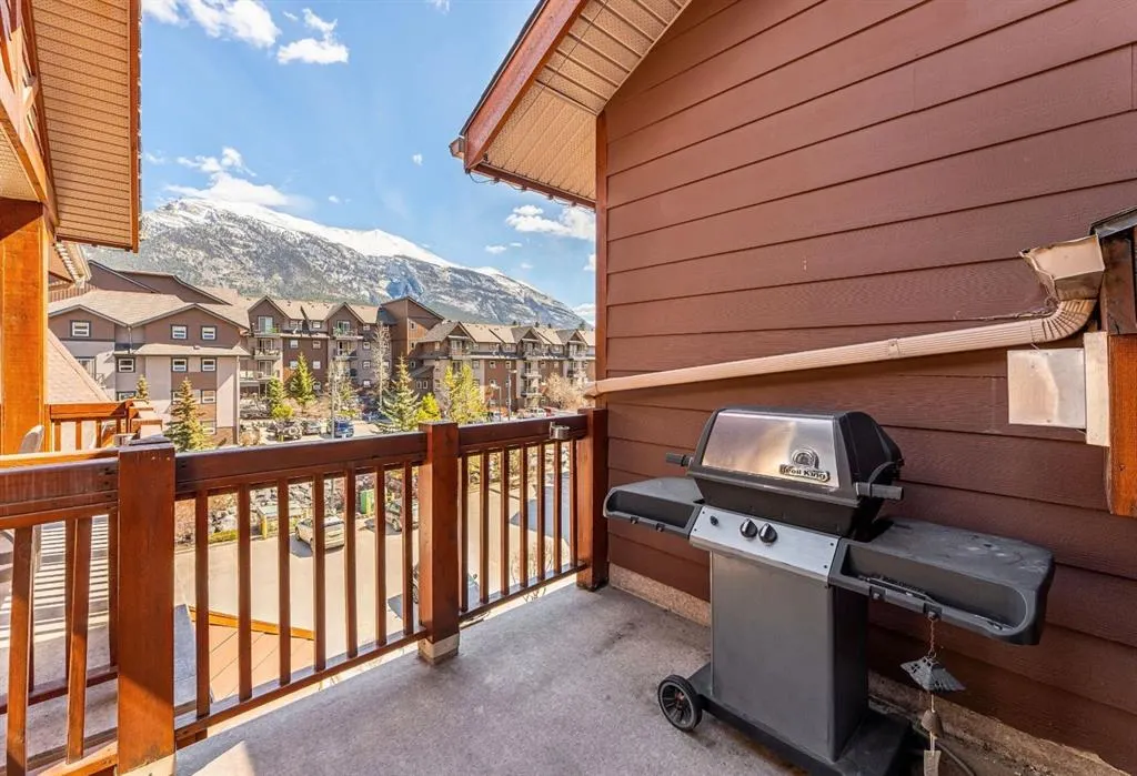 190 Kananaskis Way #401