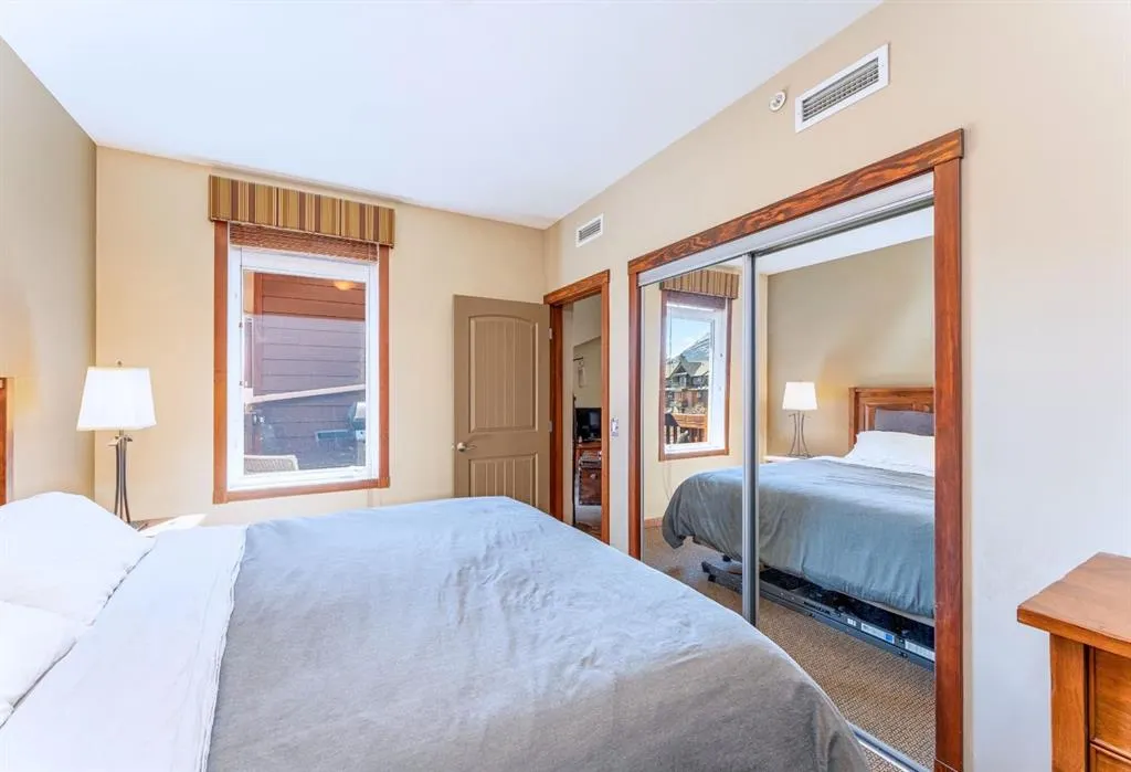 190 Kananaskis Way #401