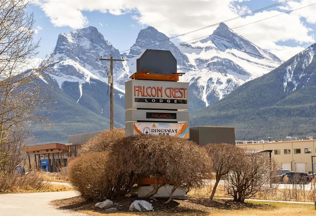 190 Kananaskis Way #401