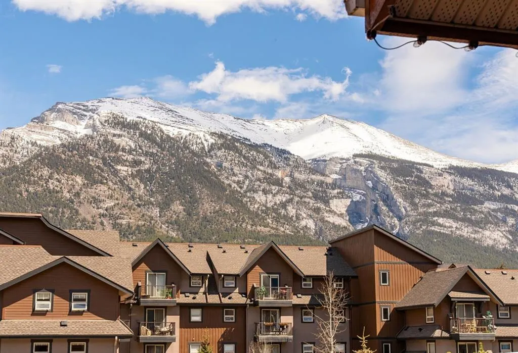 190 Kananaskis Way #401
