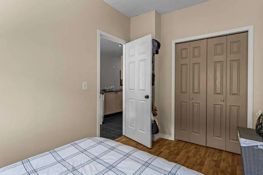 176 Kananaskis Way #211