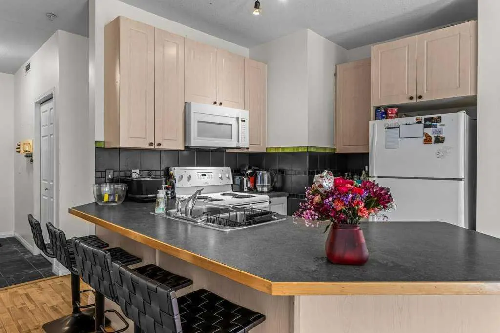 176 Kananaskis Way #211