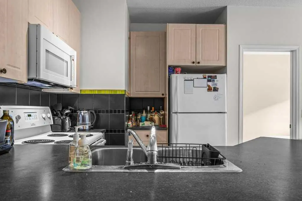 176 Kananaskis Way #211