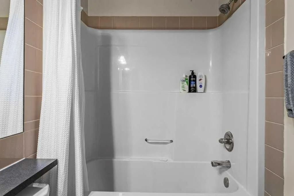 176 Kananaskis Way #211