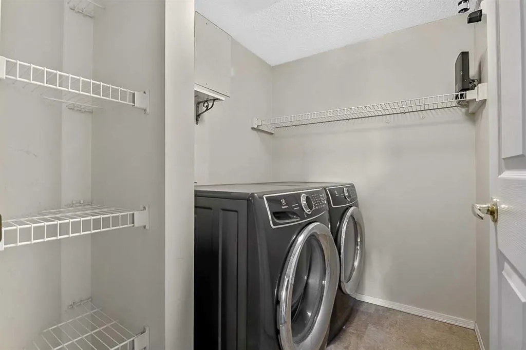 2206 Sienna Park Green SW #2206