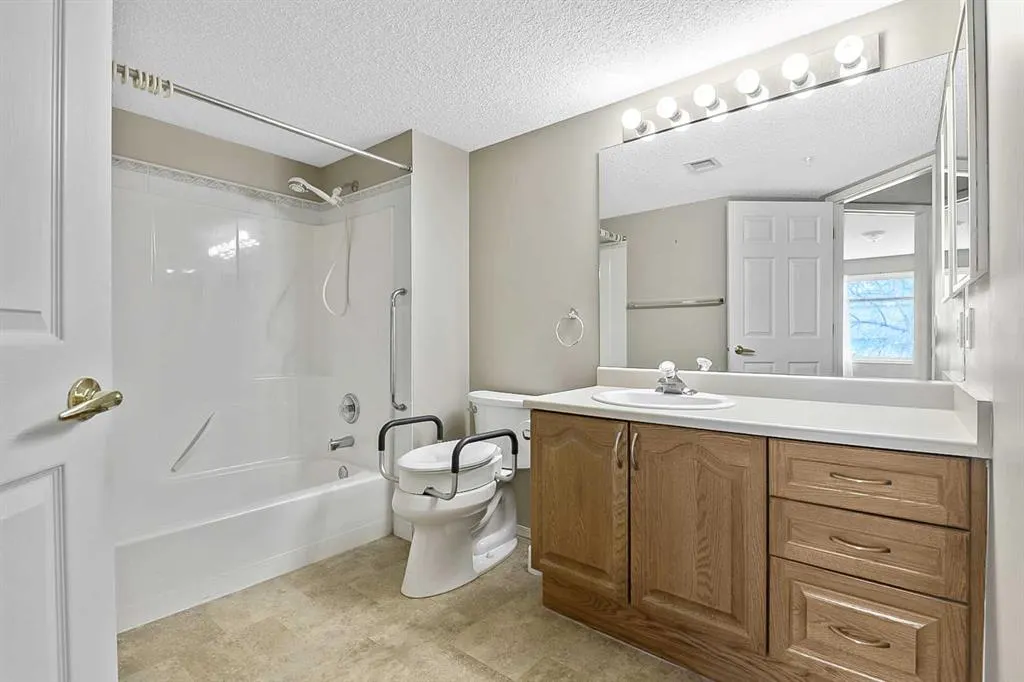 2206 Sienna Park Green SW #2206