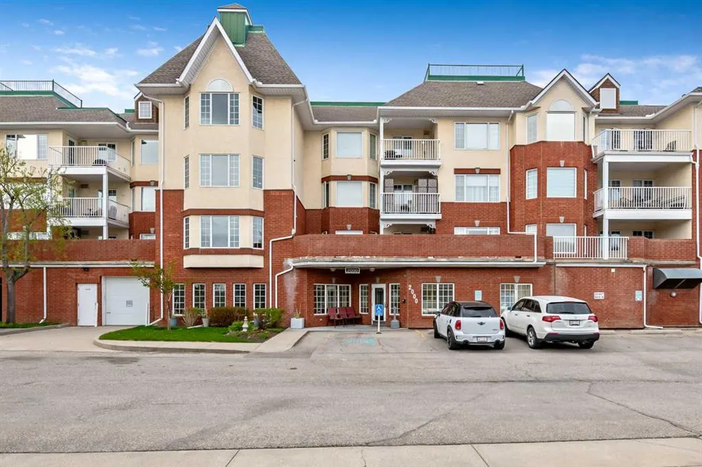 2206 Sienna Park Green SW #2206