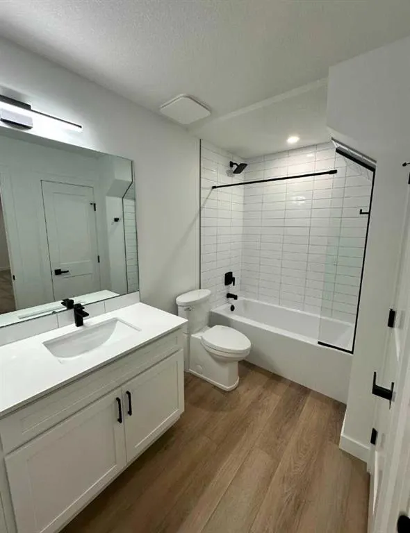 5537 51 Avenue #2