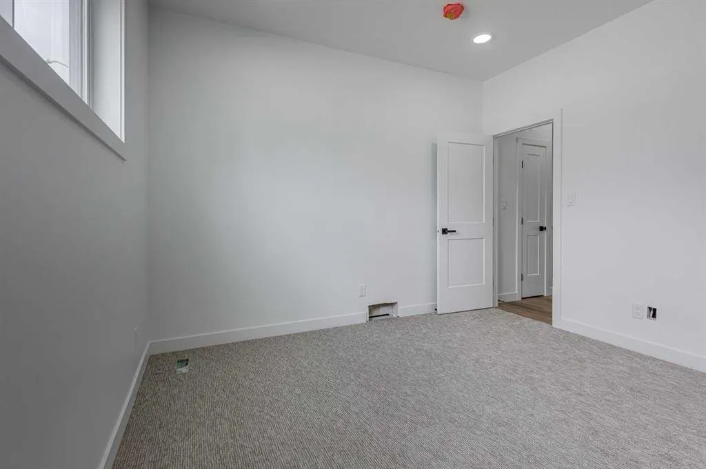 5537 51 Avenue #2