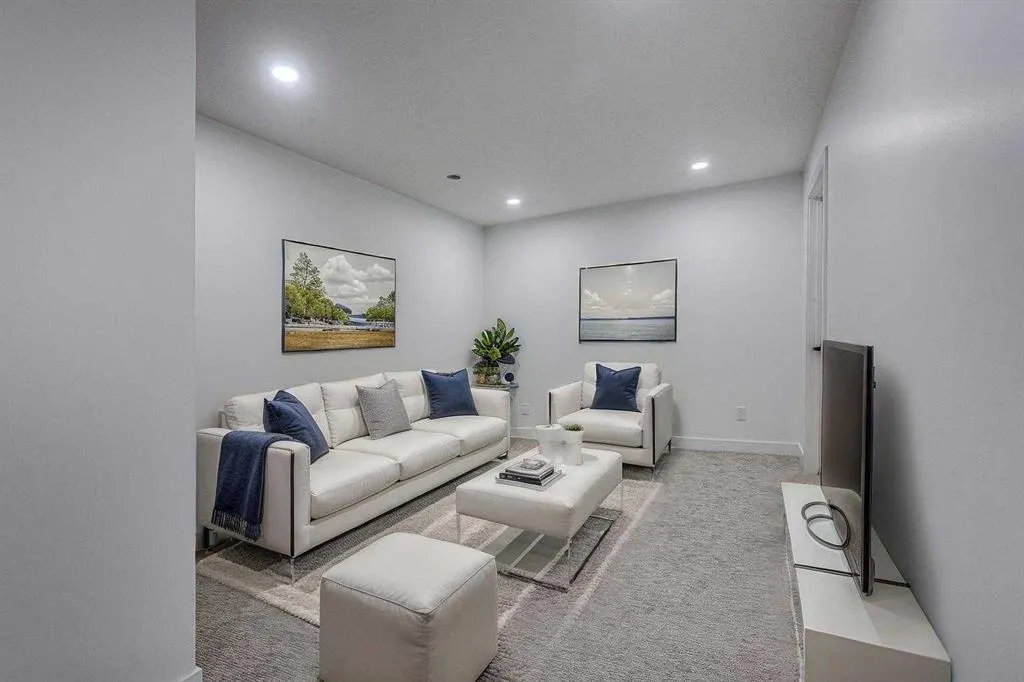 5537 51 Avenue #2