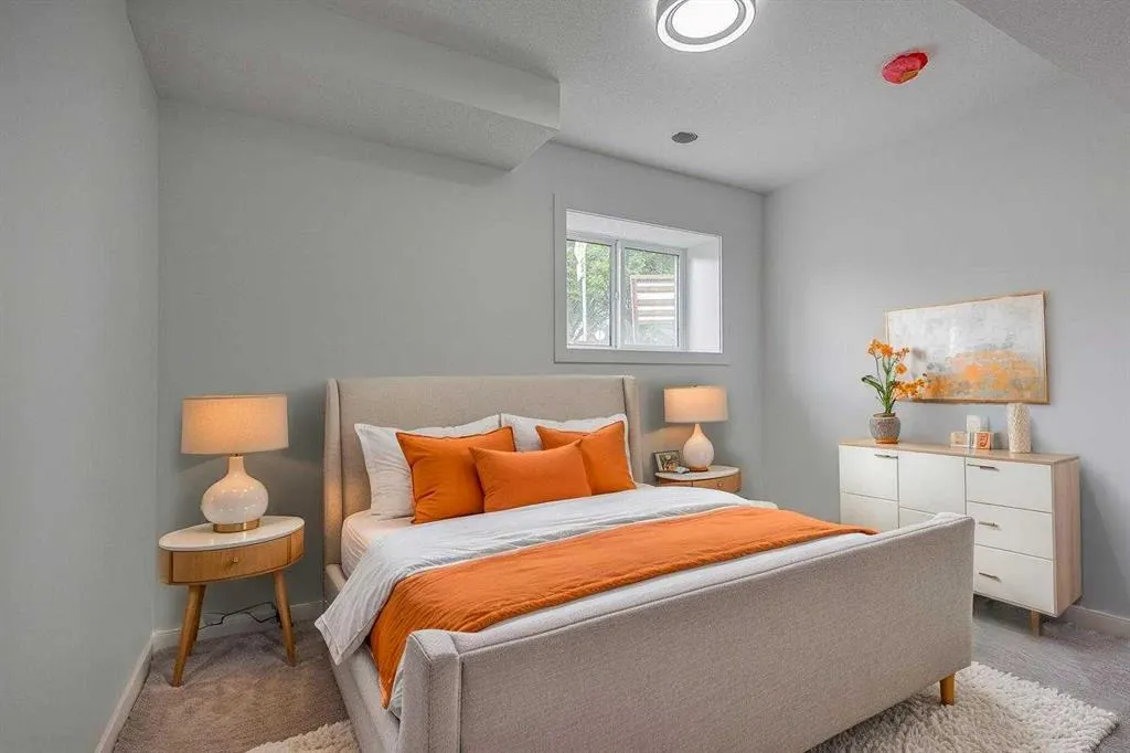 5537 51 Avenue #2
