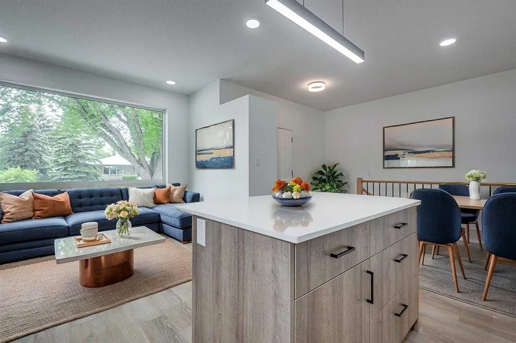 5537 51 Avenue #2