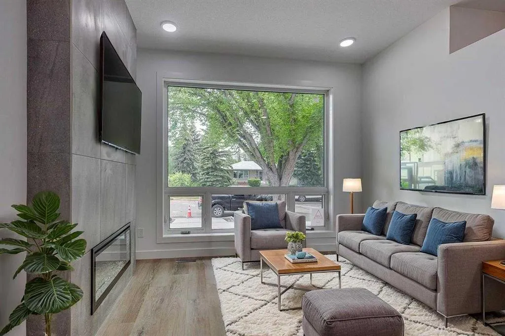5537 51 Avenue #2