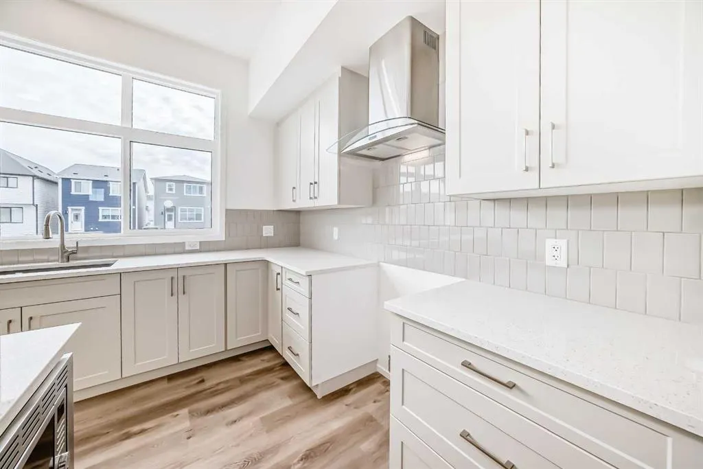 36 Mercado Road SE