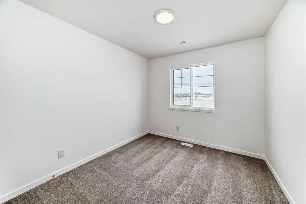 36 Mercado Road SE
