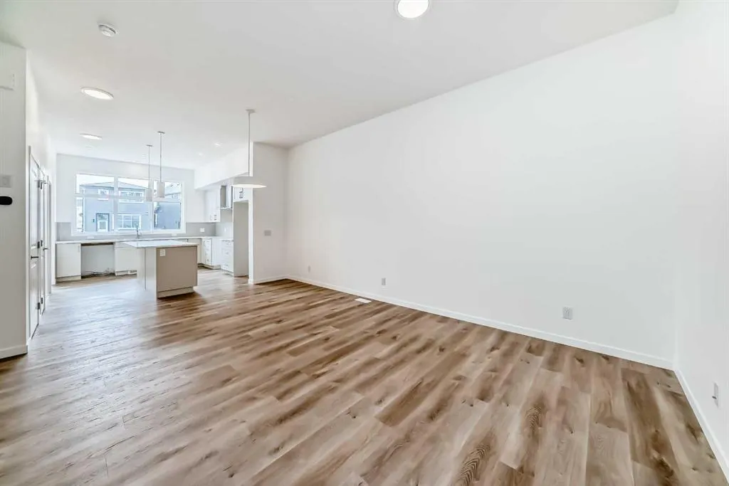 36 Mercado Road SE