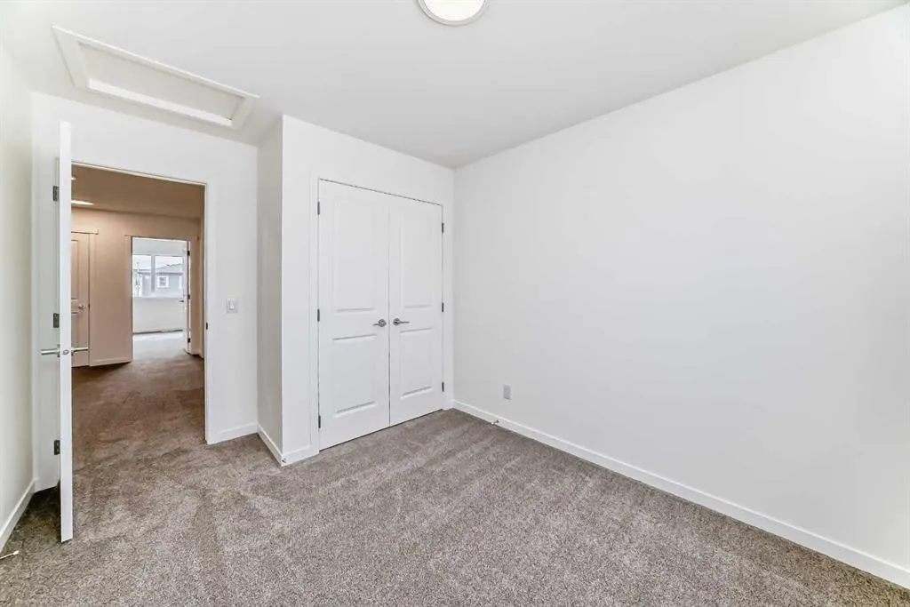 36 Mercado Road SE