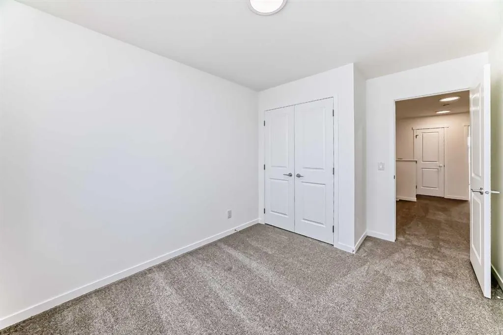 36 Mercado Road SE