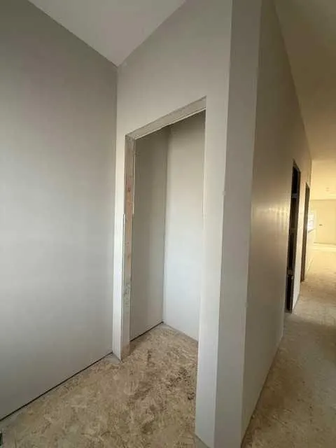9 Gray Close