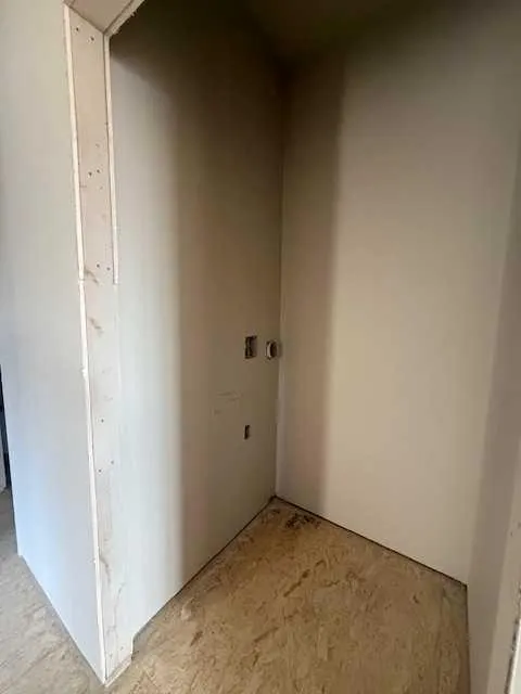 9 Gray Close