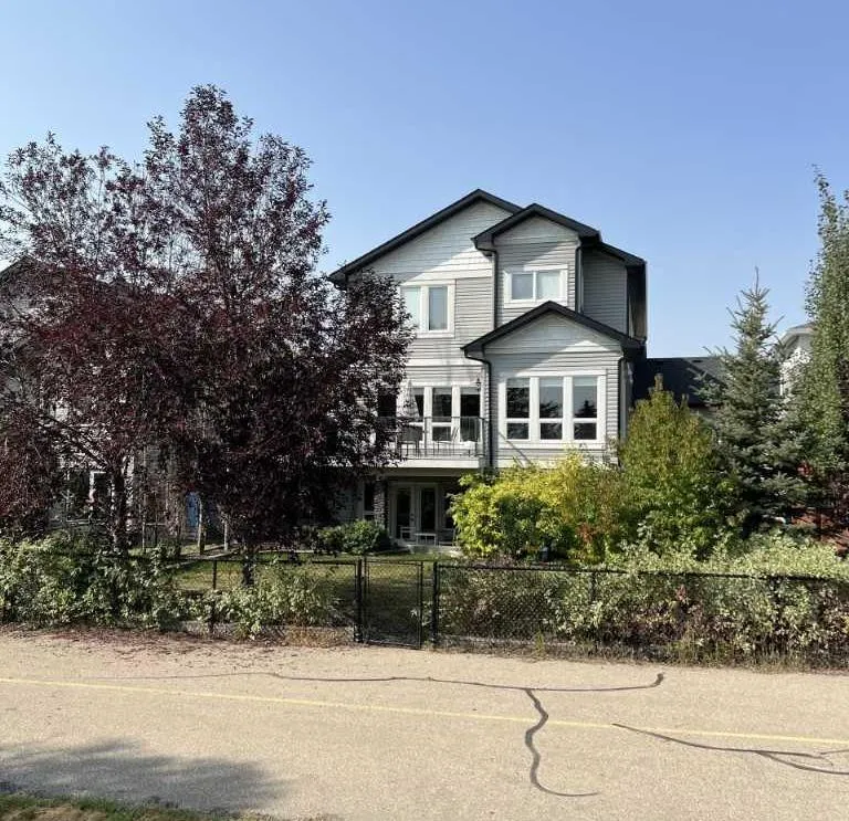 1233 Hillcrest Manor Estates