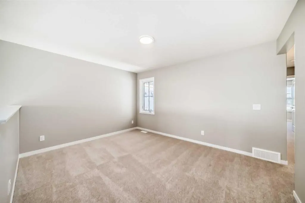 103 Mercado Crescent SE