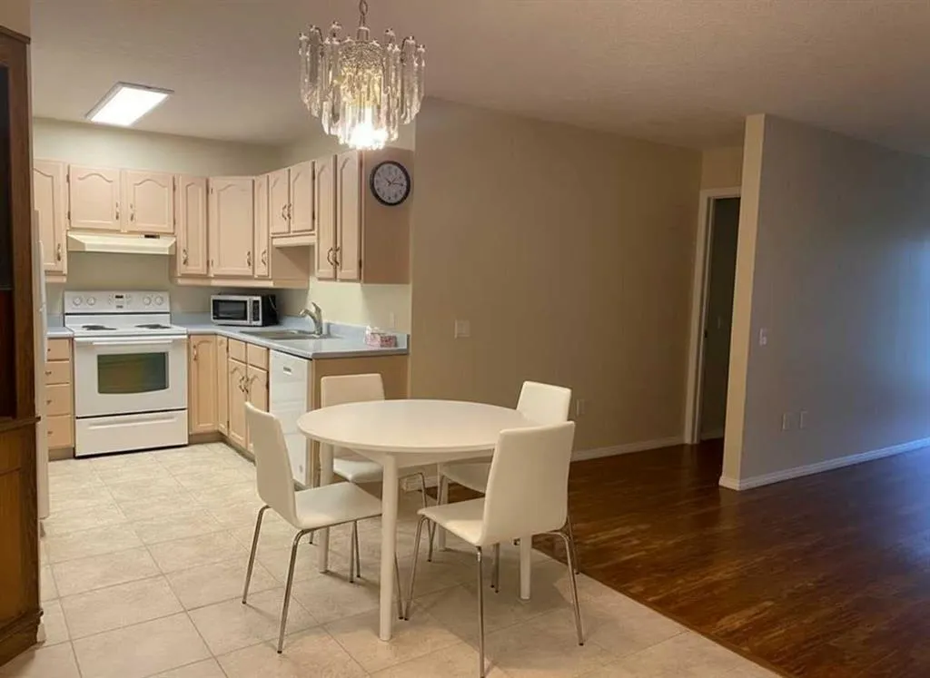 1818 Simcoe Boulevard SW #1118