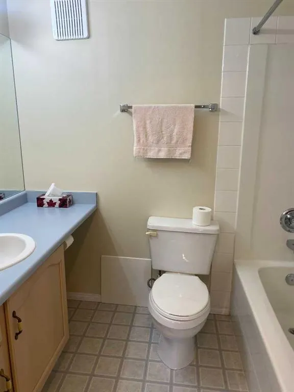1818 Simcoe Boulevard SW #1118