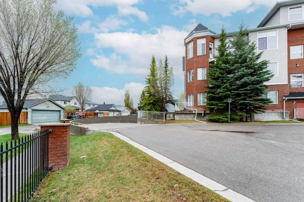 8 Prestwick Pond Terrace SE #206