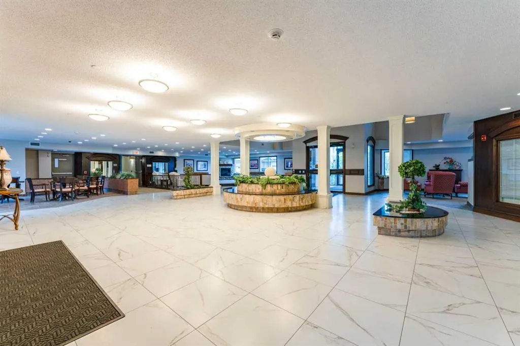 8 Prestwick Pond Terrace SE #206