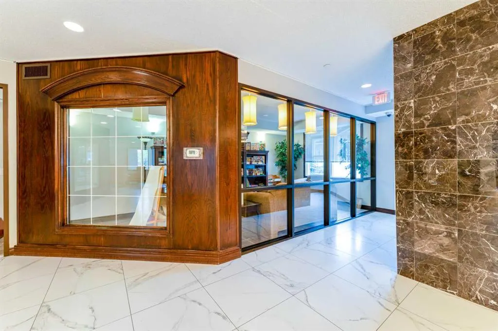8 Prestwick Pond Terrace SE #206