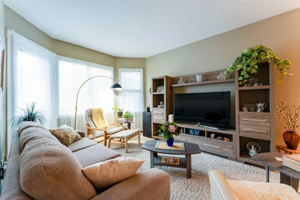 8 Prestwick Pond Terrace SE #206