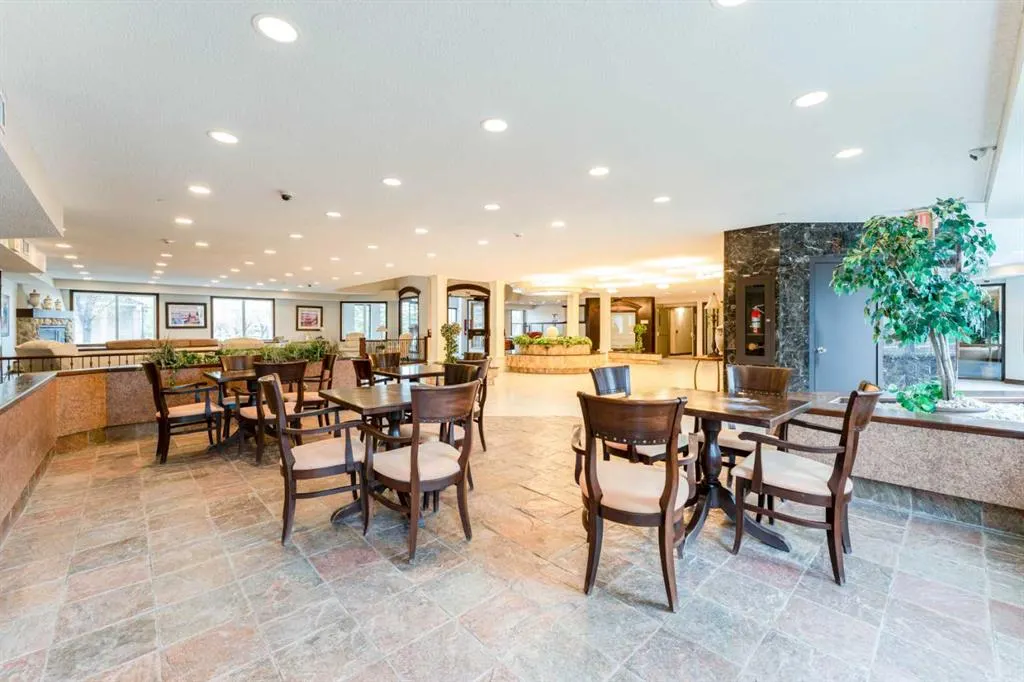 8 Prestwick Pond Terrace SE #206