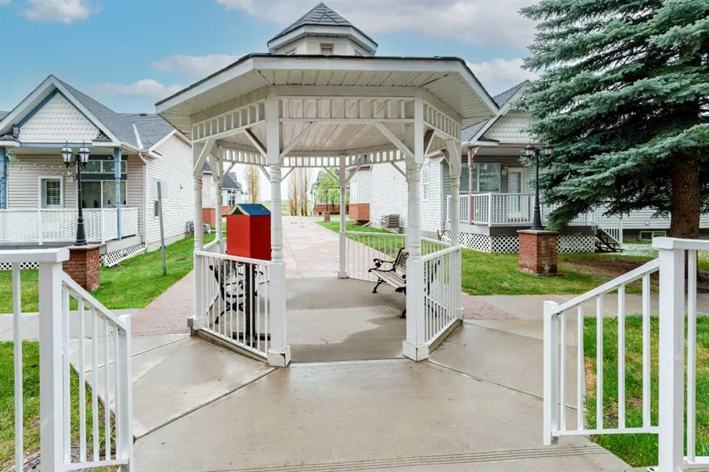 8 Prestwick Pond Terrace SE #206