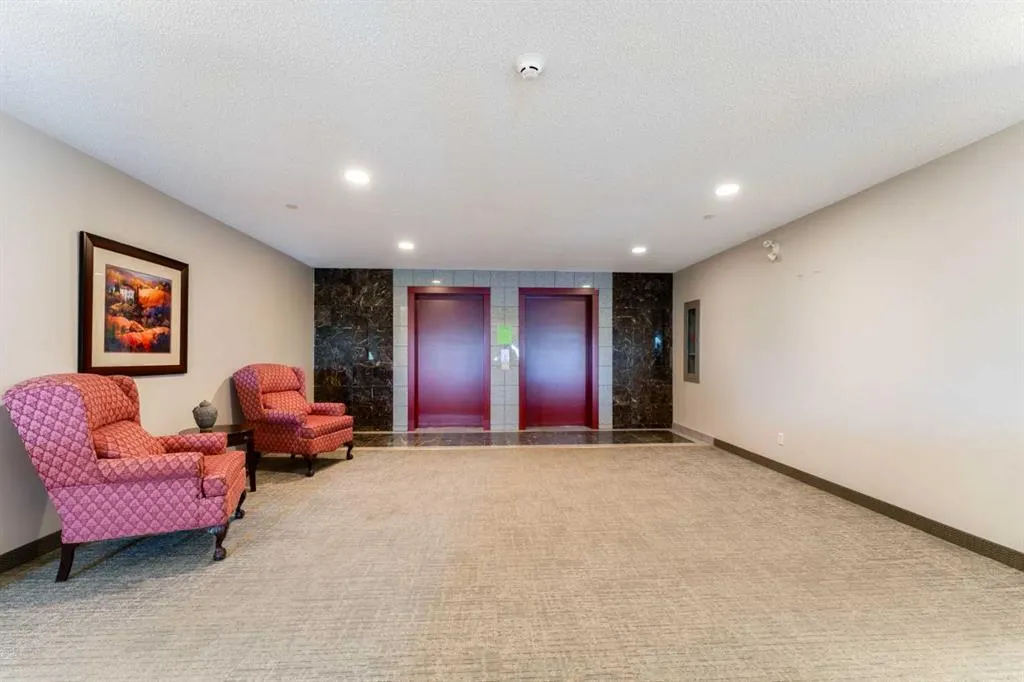 8 Prestwick Pond Terrace SE #206