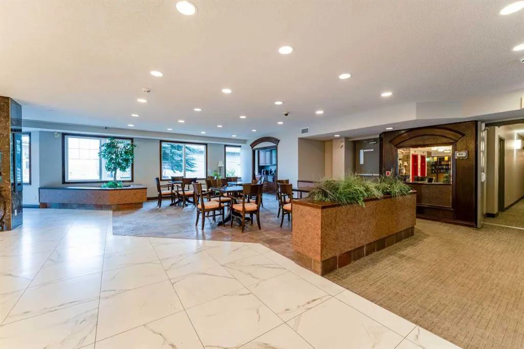 8 Prestwick Pond Terrace SE #206