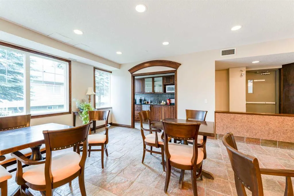 8 Prestwick Pond Terrace SE #206