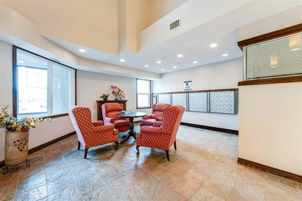 8 Prestwick Pond Terrace SE #206
