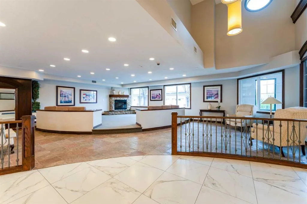 8 Prestwick Pond Terrace SE #206
