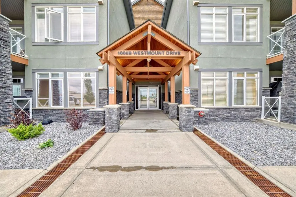 1005B Westmount Drive #111